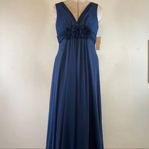 NWT Adrianna Papell Dark Blue Empire Waist Sleeveless V-Neck Maxi Gown Size 16
